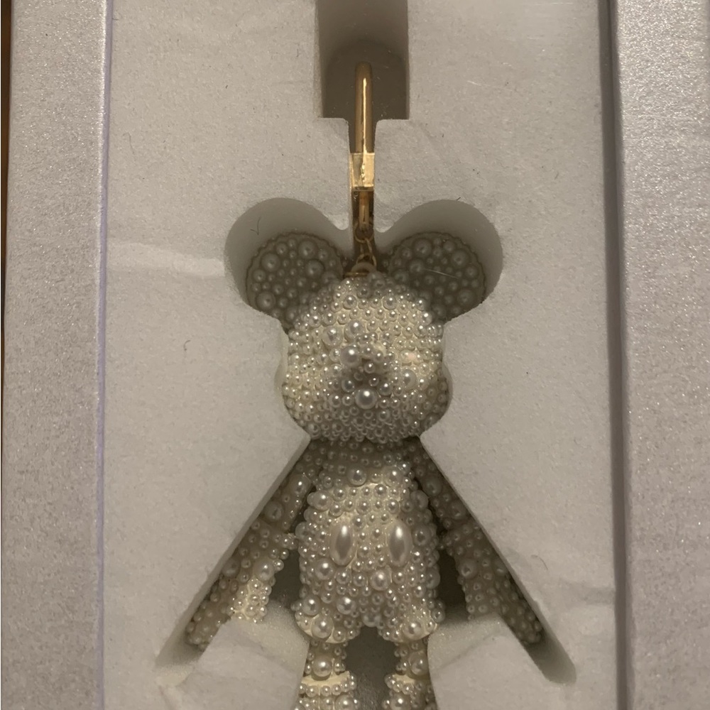 NEW BAUBLEBAR Disney Mickey Mouse Simulated Pearl Bag Charm - Picture 5 of 6